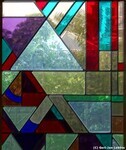 Foto's met de originele glas-in-lood ramen
<br/>
Een van de bewoners, 2006